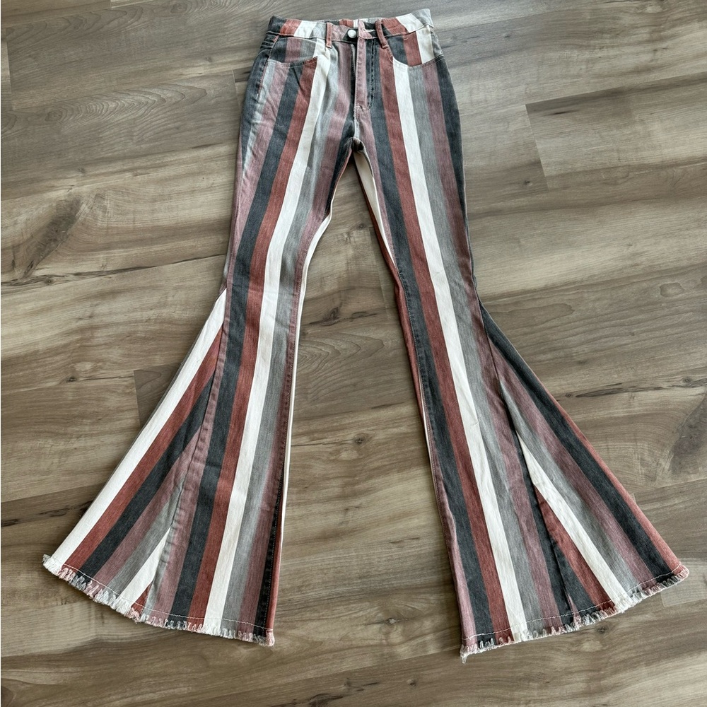 SOLD  The cutest flares for fall. 😍